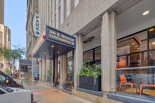 Foto del edificio - 100 E Walton St
