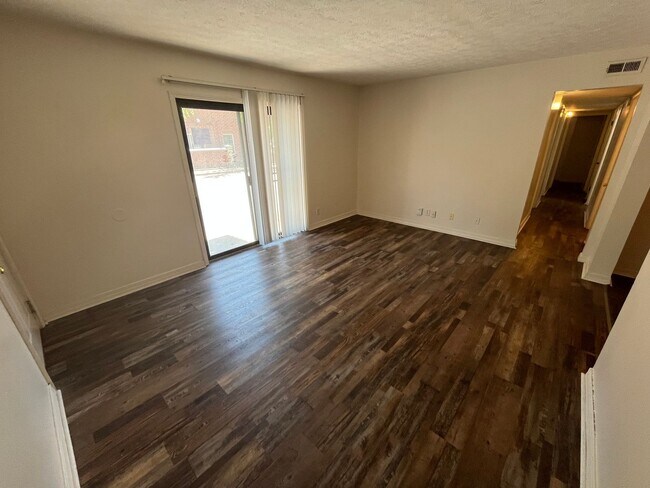 Building Photo - Ardent Woods