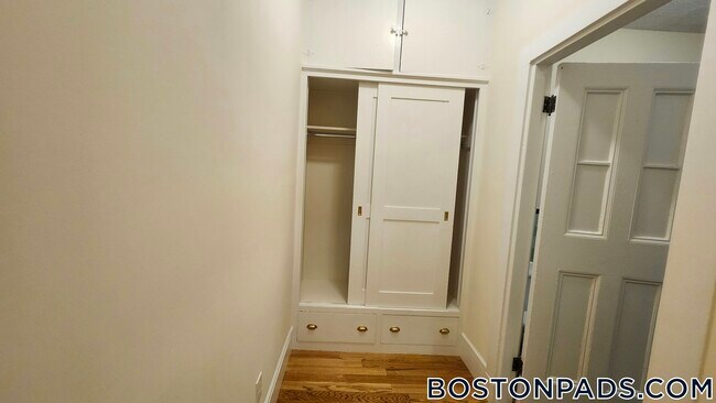 Foto del edificio - 504 Beacon St