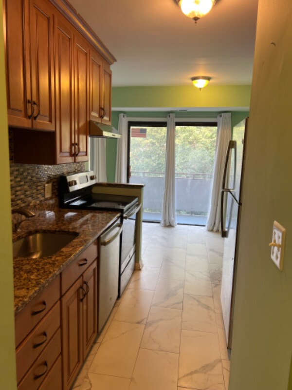 6429 Richmond Hwy Unit APT 204, Alexandria, VA 22306 Condo for Rent