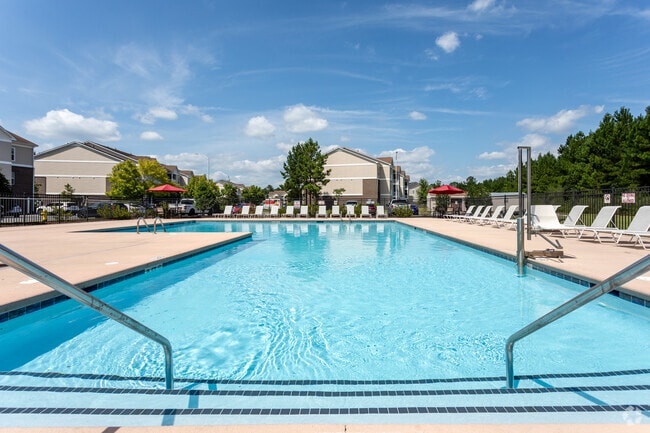 Piscina - The Arbors at Carolina Forest