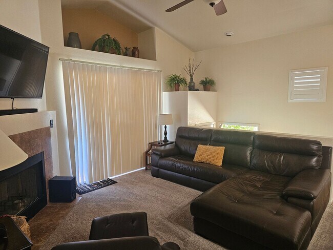 Foto del edificio - Furnished Condo Available Summer & Winter Season 2027