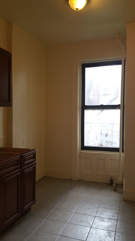 Building Photo - 53 Arlington Ave