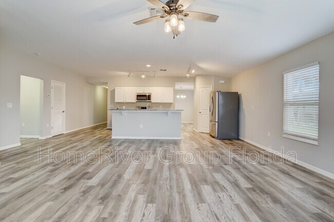 Building Photo - 3111 SW 14th Ct