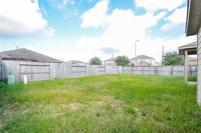Building Photo - 10135 Mariposa Stream Ct