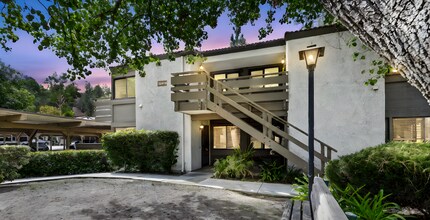 Building Photo - 22874 Hilton Head Dr