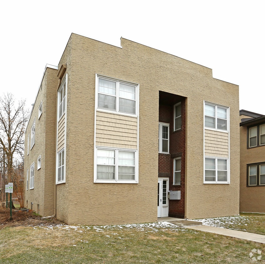 Primary Photo - 1544 Grand Ave