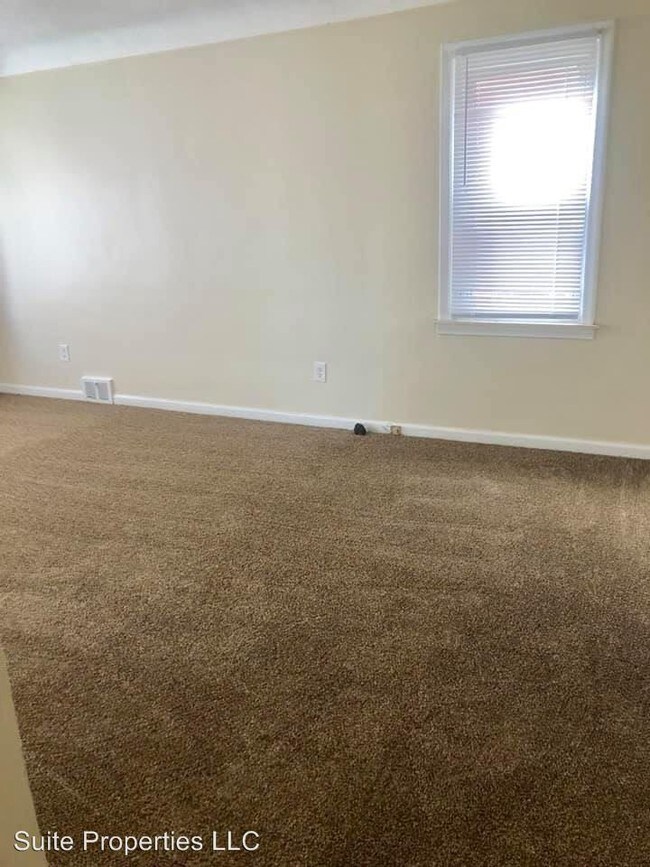 Foto del edificio - 4 br, 1 bath House - 20285 Evergreen Rd