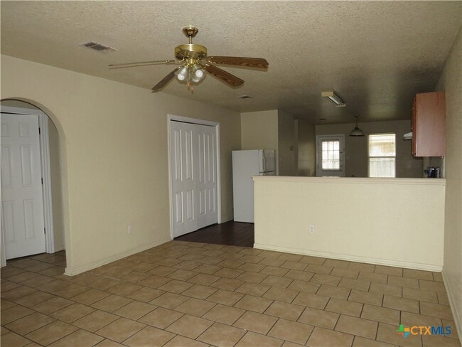 Building Photo - 1602 Dugger Cir