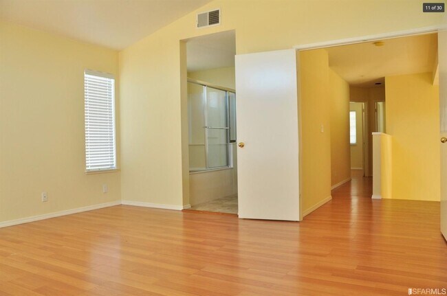 Building Photo - 362 Cerro Ct