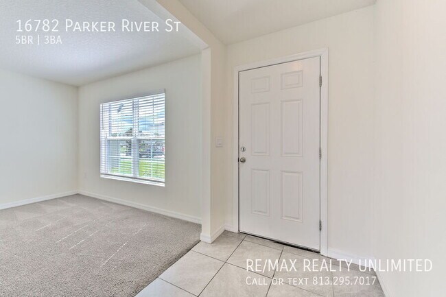 Foto del edificio - 16782 Parker River St