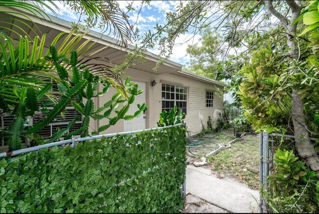 Foto del edificio - 3401 SW 48th Ave