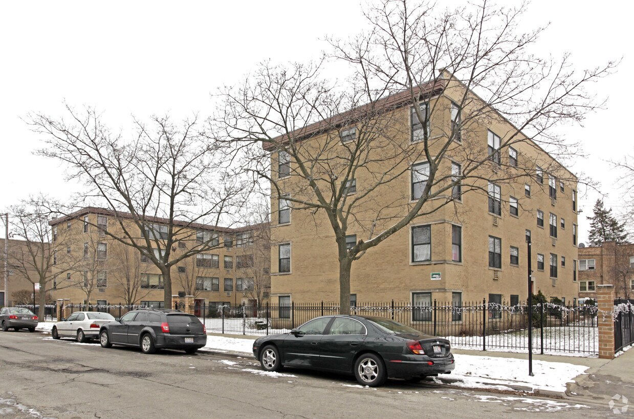 Primary Photo - 2545-2555 W Rascher Ave