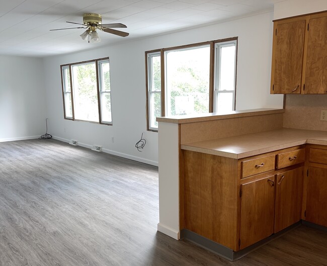 24’x13’6” living/ dining rms w/2 lg windows with screens facing south - 2371 NY-17C