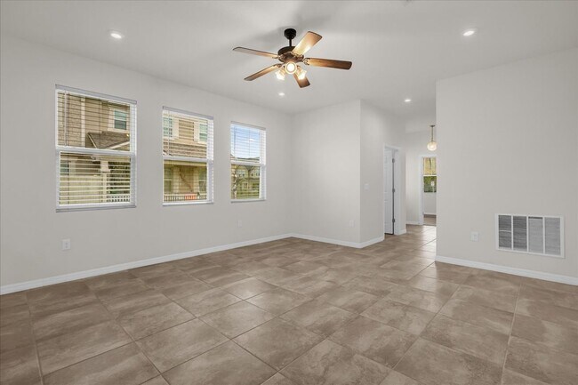 Building Photo - 2444 Varenna Loop