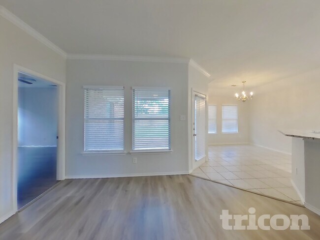 Foto del edificio - 1630 Emily Ln