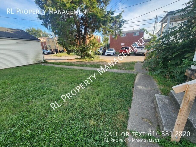 Building Photo - WAIVED APPLICATION FEE AND $50 GIFT CARD W...