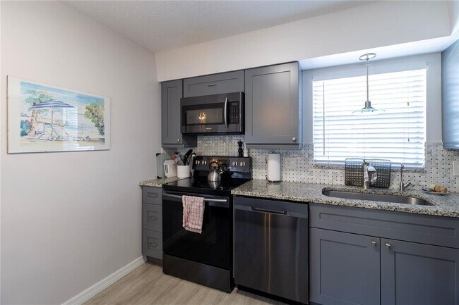 Foto del edificio - 9940 47th Ave N