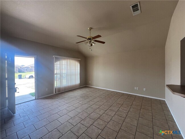 Foto del edificio - 1309 Cavalry Ln