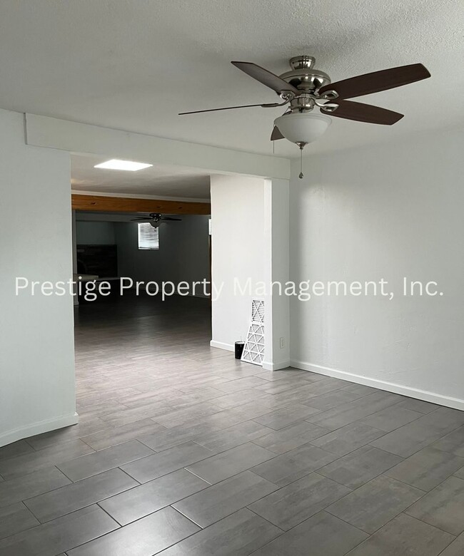 Foto del edificio - Welcome to This Lovely 3/2.5 East Side Home!!
