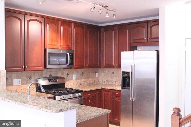 Building Photo - 42525 Highgate Terrace