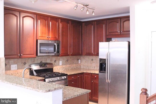 Foto del edificio - 42525 Highgate Terrace