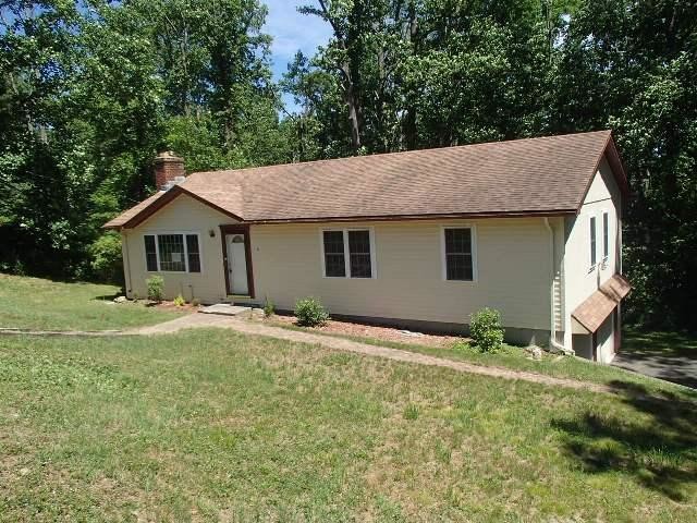 Building Photo - 3 bedroom in Oxford CT 06478