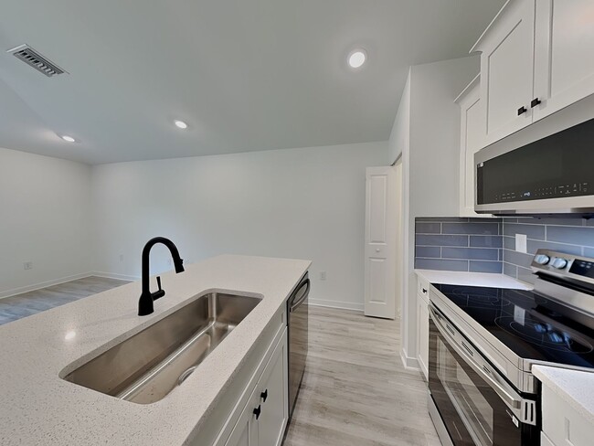 Building Photo - 2918 16th St W