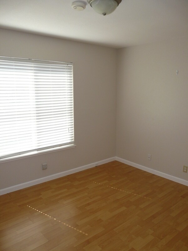 Building Photo - 4837 Corrales Dr