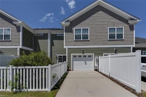Building Photo - 3135 Patrick Henry Dr