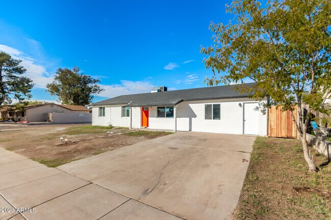Foto del edificio - 7250 W Montecito Ave