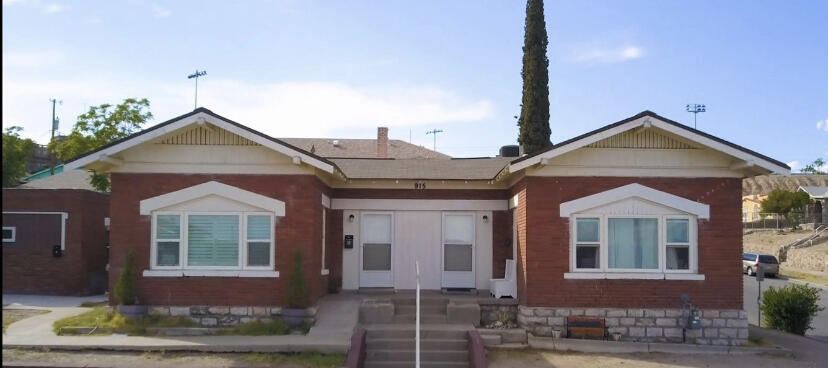 Primary Photo - 915 E River Ave