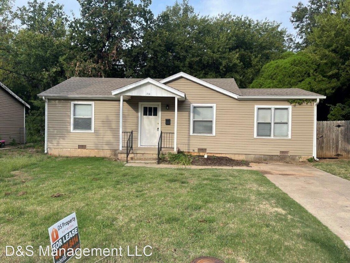 Primary Photo - 2 br, 1 bath House - 704 Tollie Dr