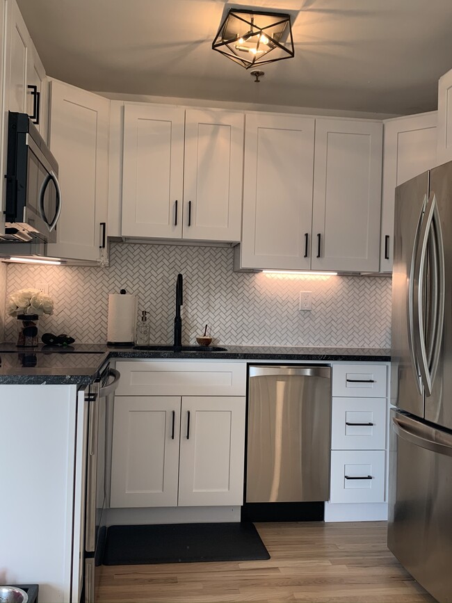 New custom kitchen - 318 PARK Ave
