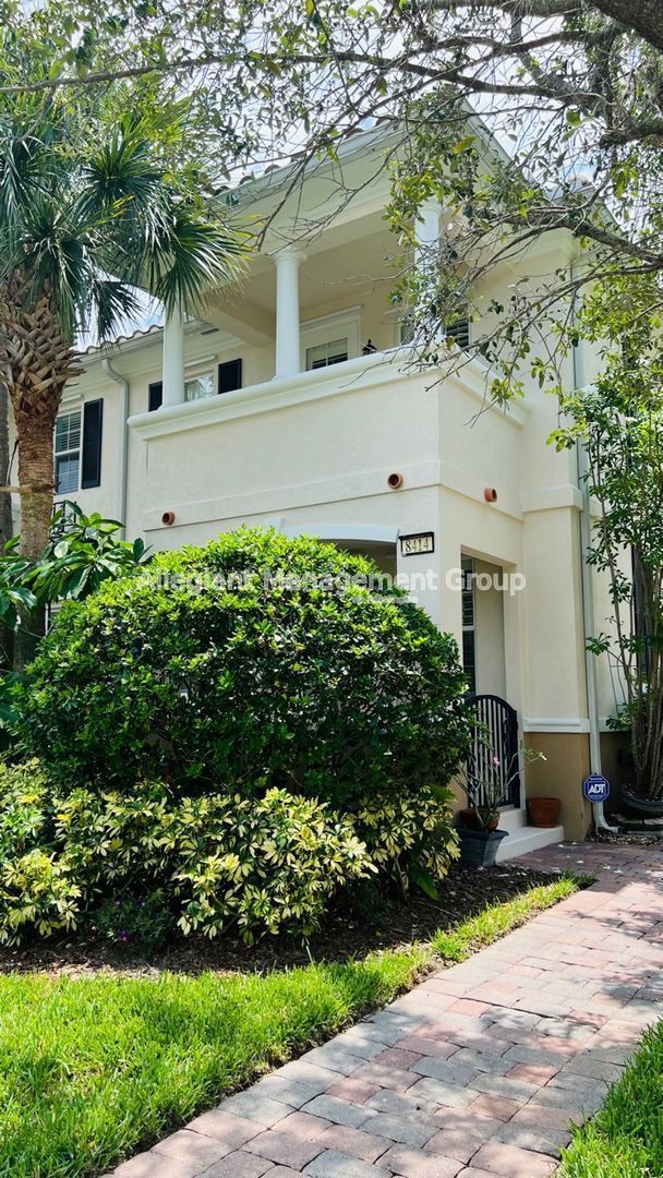 Foto del edificio - 8414 Gilford Ln