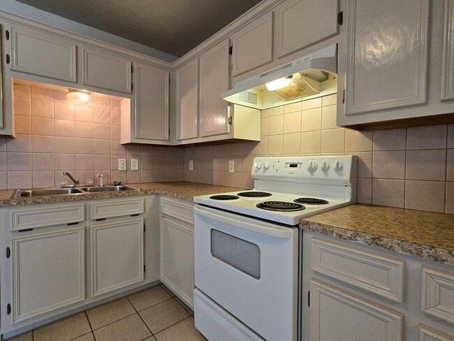 Building Photo - 4104 Wine Cup Rd