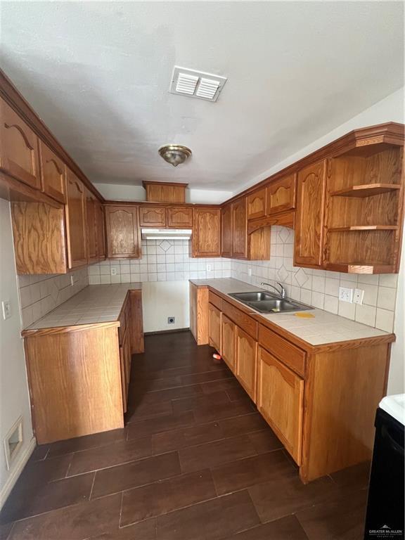 Foto del edificio - 13 Thompson Rd