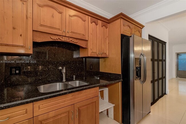 Foto del edificio - 1560 NE 127th St