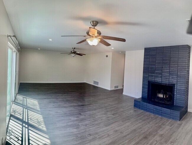 Foto del edificio - 12654 S Hoover St
