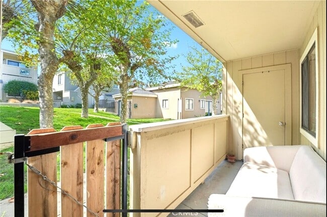 Building Photo - 820 Casanova Ave