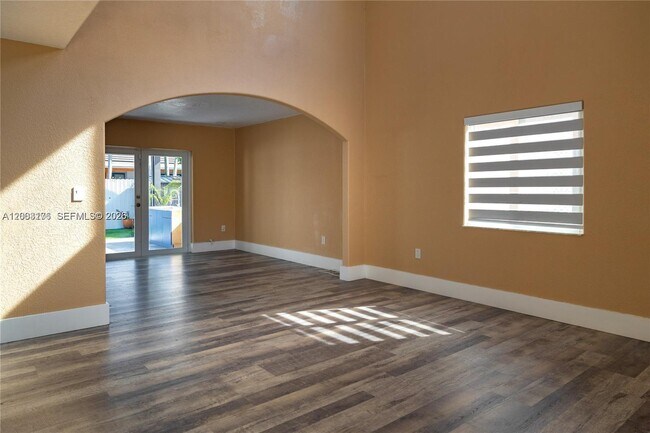 Foto del edificio - 15981 SW 54th Terrace