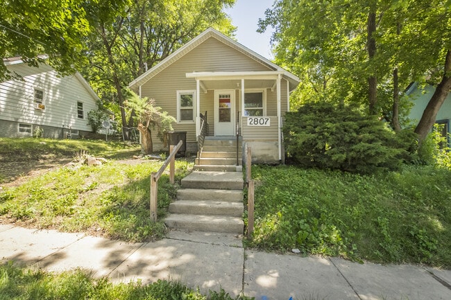 Foto del edificio - 2 Bedroom 1 Bath Fully Remodeled