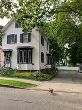 Building Photo - 117 Ashmont St