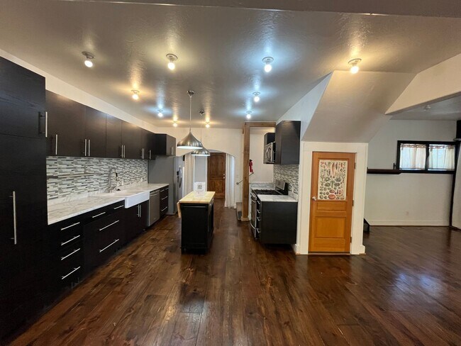 Foto del edificio - 217 NW 22nd St