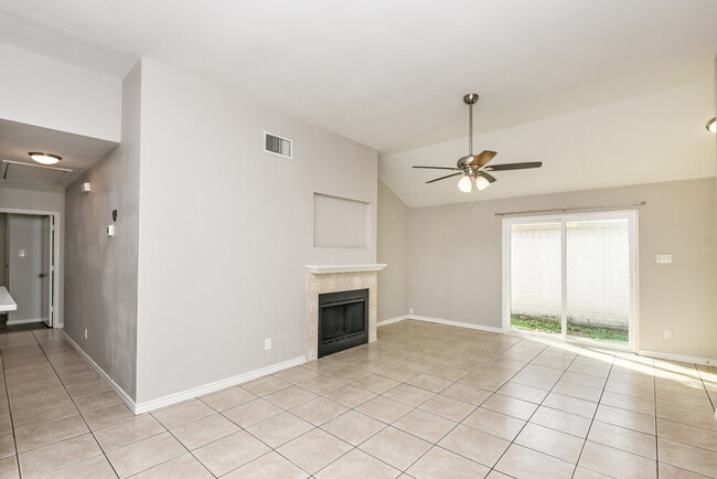 Building Photo - 6710 Silver Sage Dr