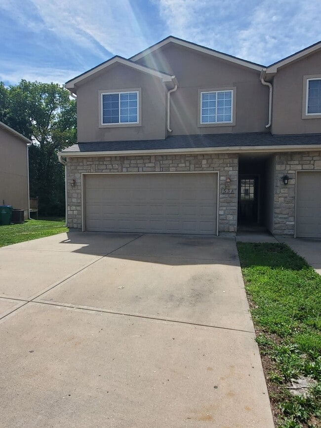 Building Photo - 538 NW Fieldcrest Dr