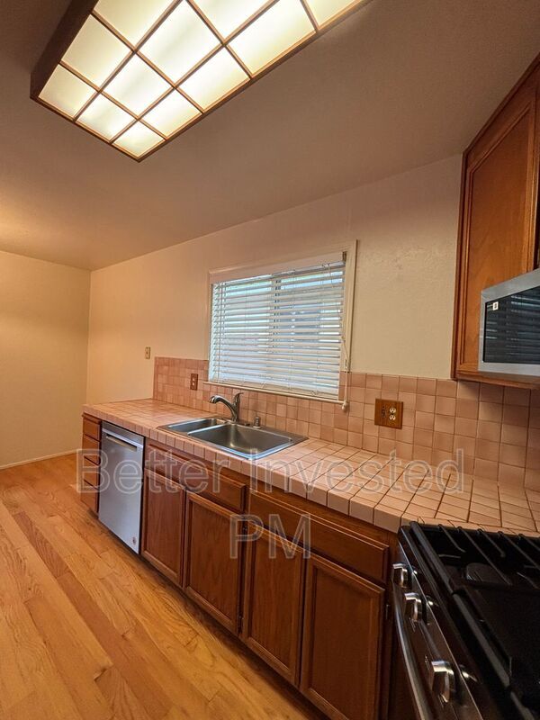 Foto del edificio - 1912 Cooper Dr