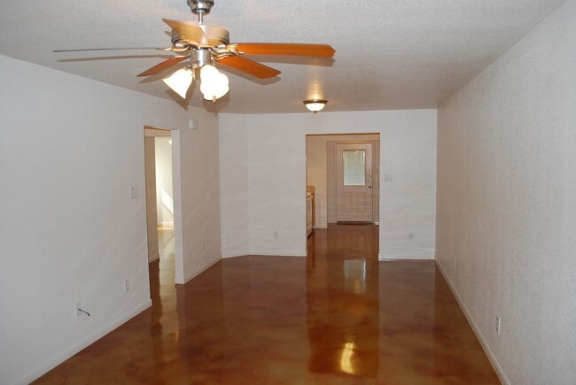 Foto del edificio - 938 RW