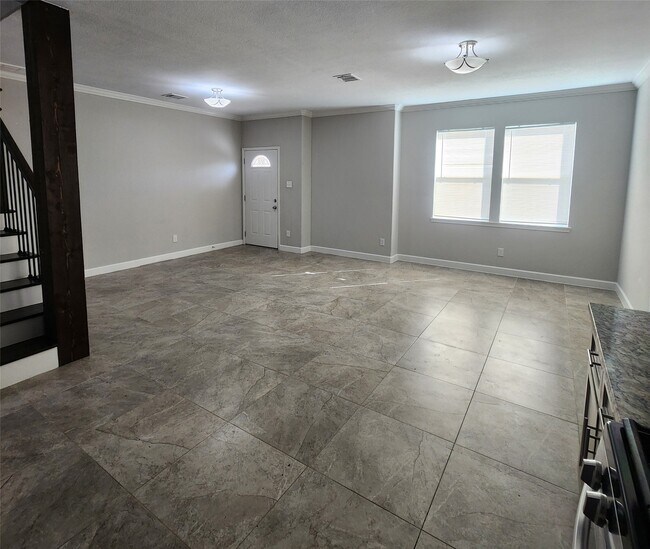 Foto del edificio - 617 E 39th St