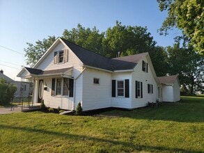 Building Photo - 136 E Edwards St